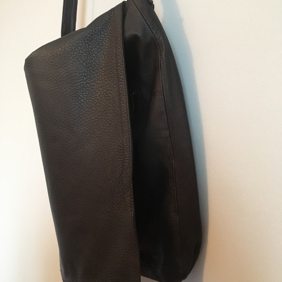 🌟 SALE 🌟 100% Italian Leather messenger bag - Picture 3 of 5